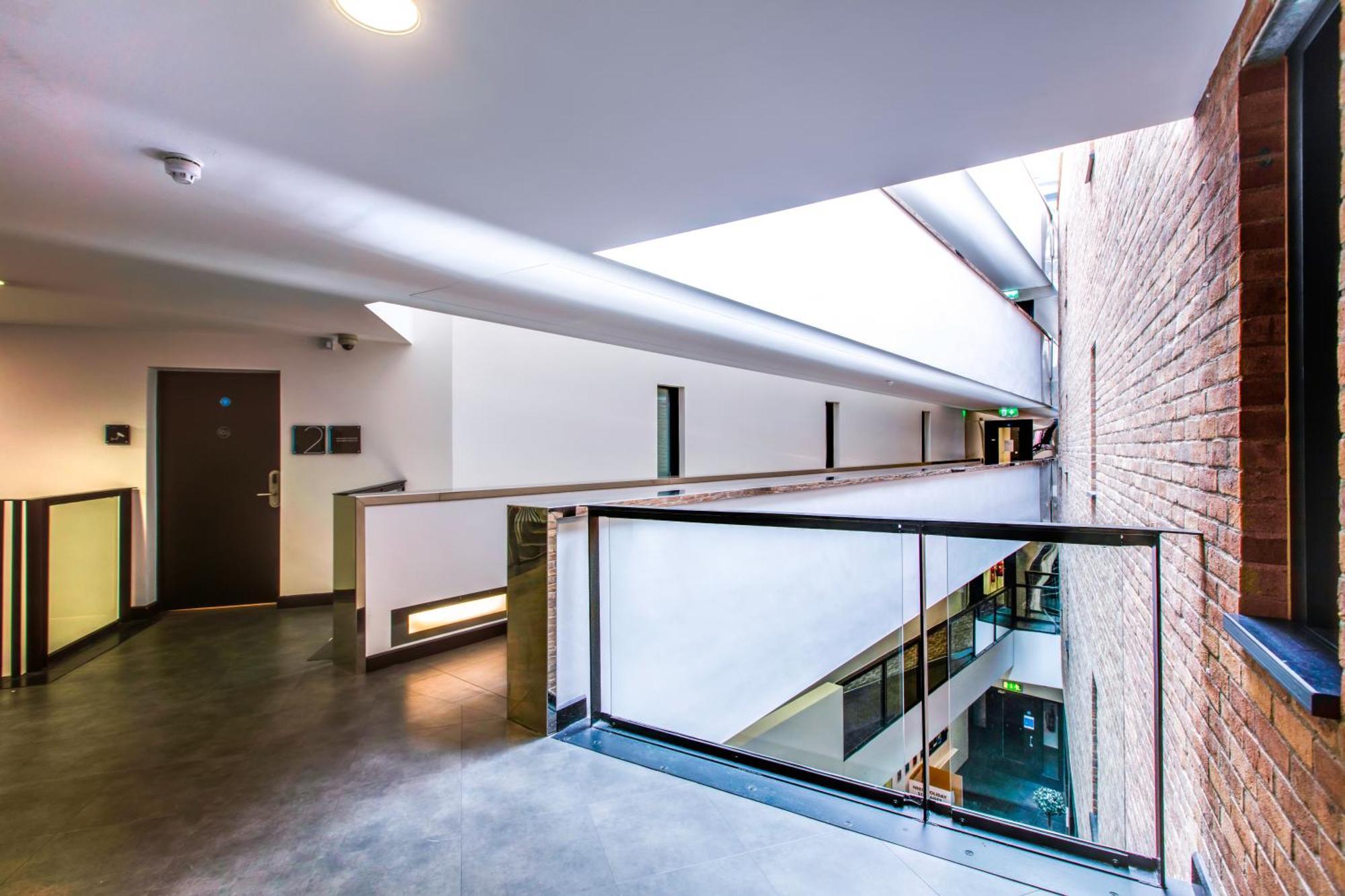 Yugo Explore - Broadstone Hall Apartamento